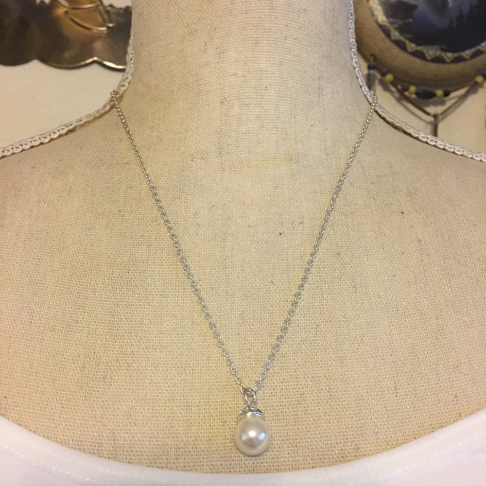 Rhinestone bead capped faux pearl on silver chain